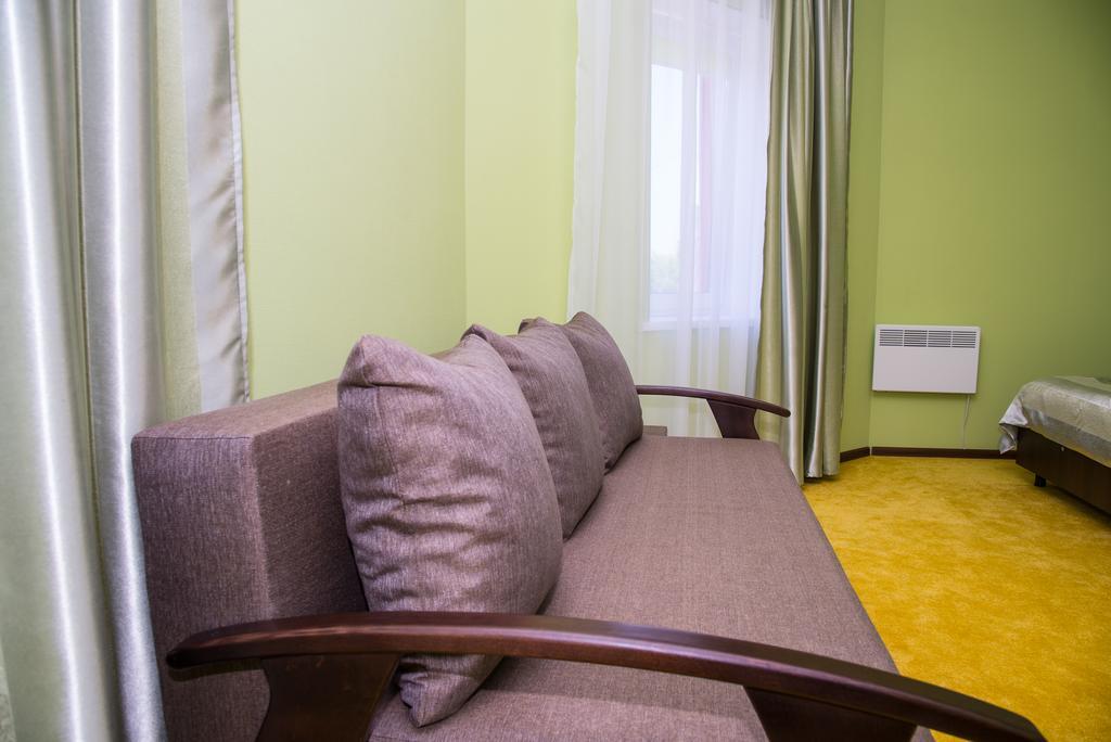 12 Months Mini Hotel Odesa Room photo